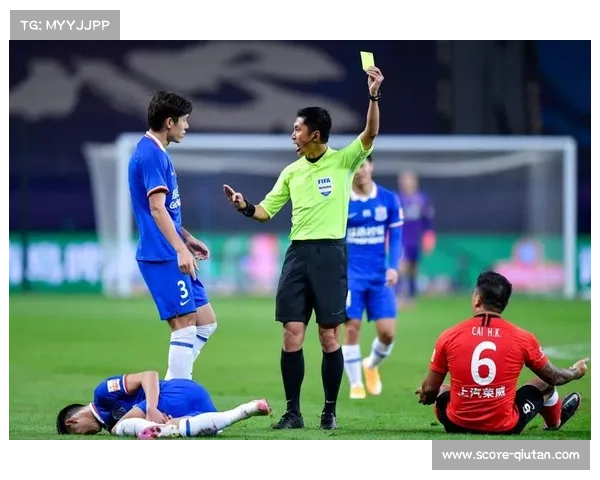 马宁再度执法引争议 世预赛印伊大战出示七黄一红赛后遭围堵风波不断 马宁再度执法引争议 世预赛印伊大战出示七黄一红赛后遭围堵风波不断